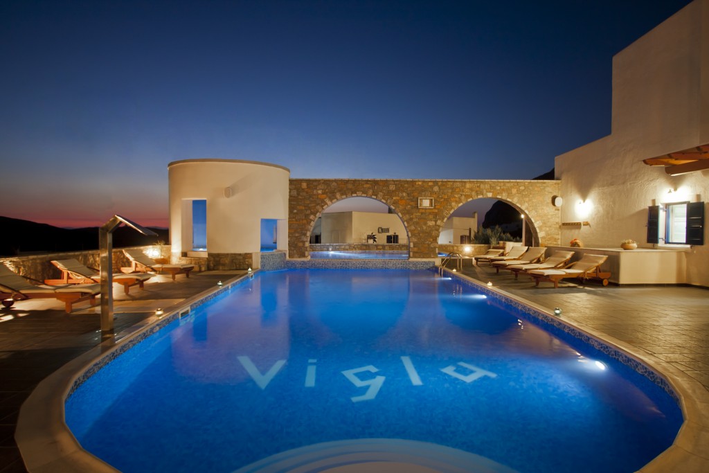 Nyd hotel Viglas pool på Amorgos - Kykladerne